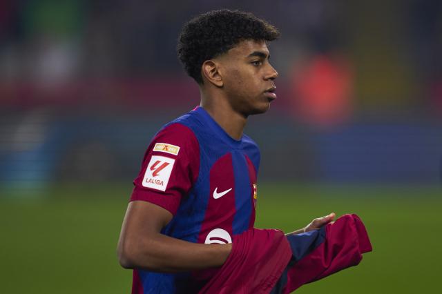 包含西亚卡姆在巴塞罗那比赛中晋级下一阶段，比赛规则变更引发热议！上演精彩一战的词条