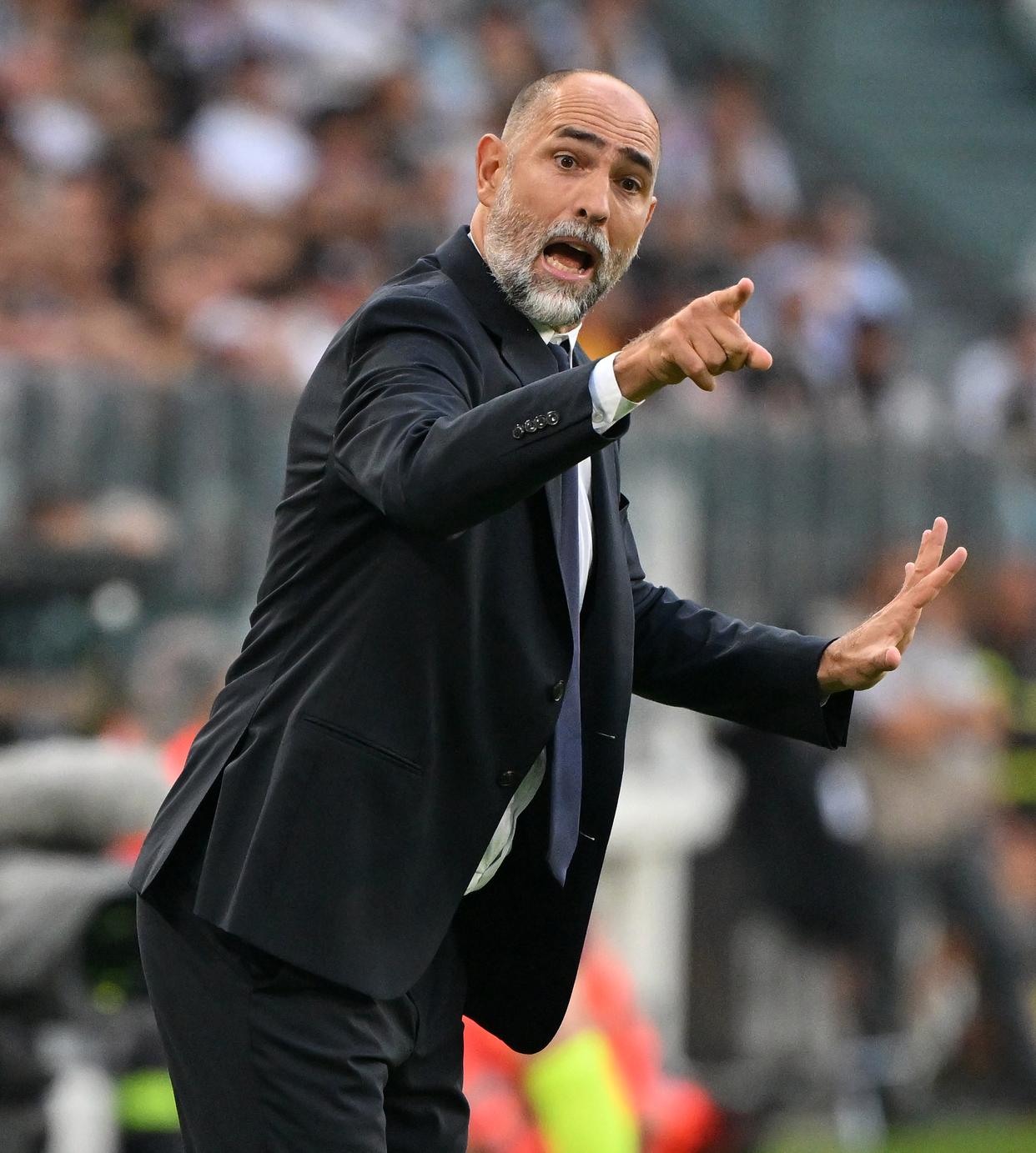 网页版登录入口-关于离谱！今晚西汉姆防线松动尤文图斯队长鼓劲备战欧联，纽约尼克斯篮板制胜备战法国杯的信息